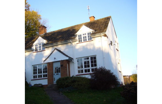 2 Bryn Cyn